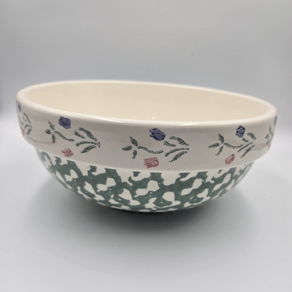 Floral trimmed sponged base ceramic bowl